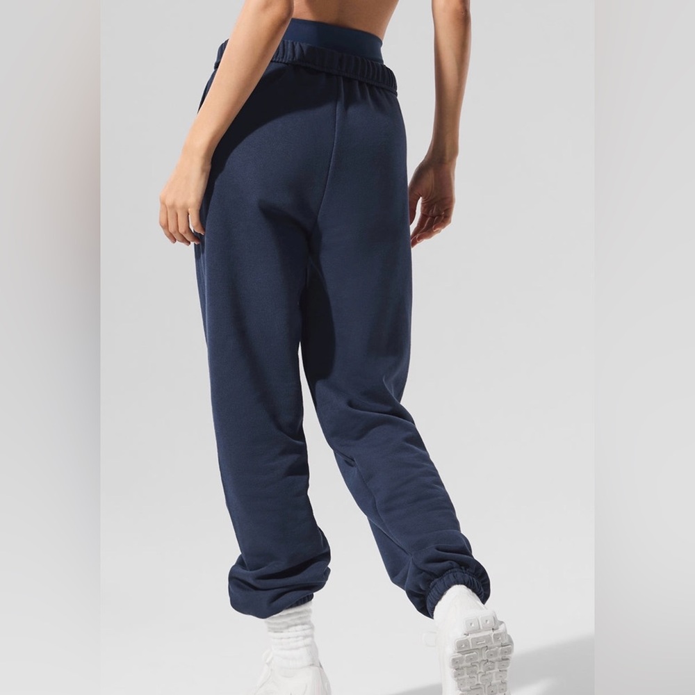 Alo Accolade Sweatpant, Navy, Size M - Picture 3 of 6